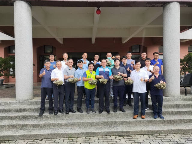 端午節前夕為警打氣   台中市議員蔡耀頡暖送肉粽挺警