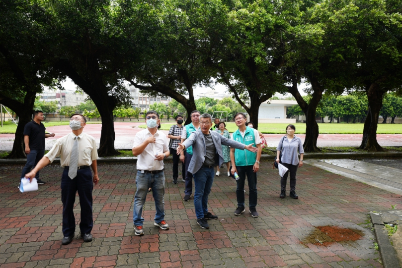 台中市梧棲國中北棟老舊校舍已逾40年  立法院副院長蔡其昌會勘爭取中央補助改善