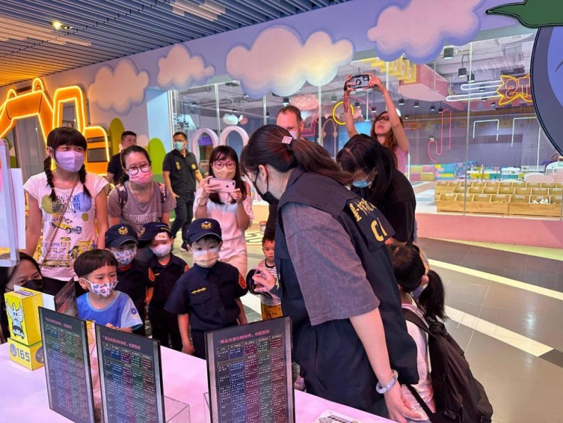 小小Police出任務  祝霧峰波麗士警察節快樂