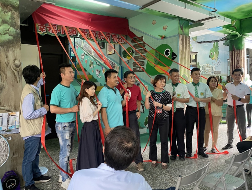 「幸福小迪主題教育廊道」，員林僑信國小揭幕。（照片僑信提供）