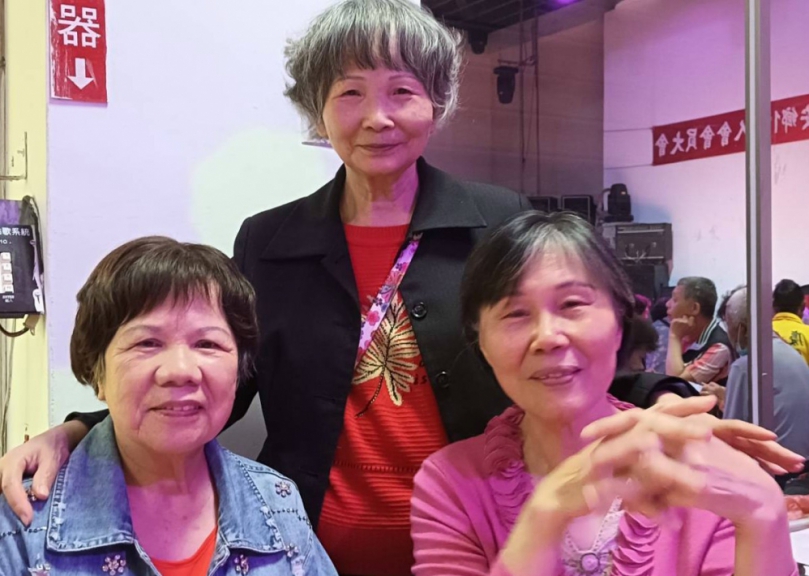 台中市大安長青日語基礎班長李麗雪樂於助學員上課  深得長官與學員肯定