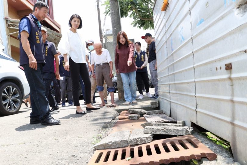 許縣長草屯會勘 簽核4里7件道路改善經費近550萬元