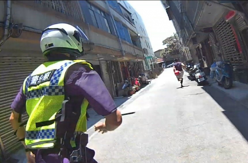 警察學校實習生賴朝鈺展現猛勇、機靈及活力  輕鬆追緝1名逃逸移工