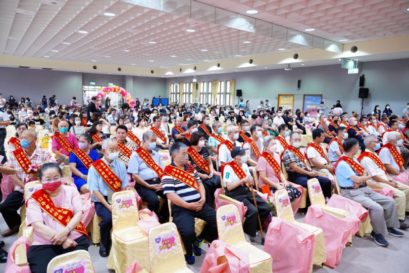 「地表最強老爸&阿公」獲獎受矚目  台中市北屯區模範父親、孝行楷模表揚登場