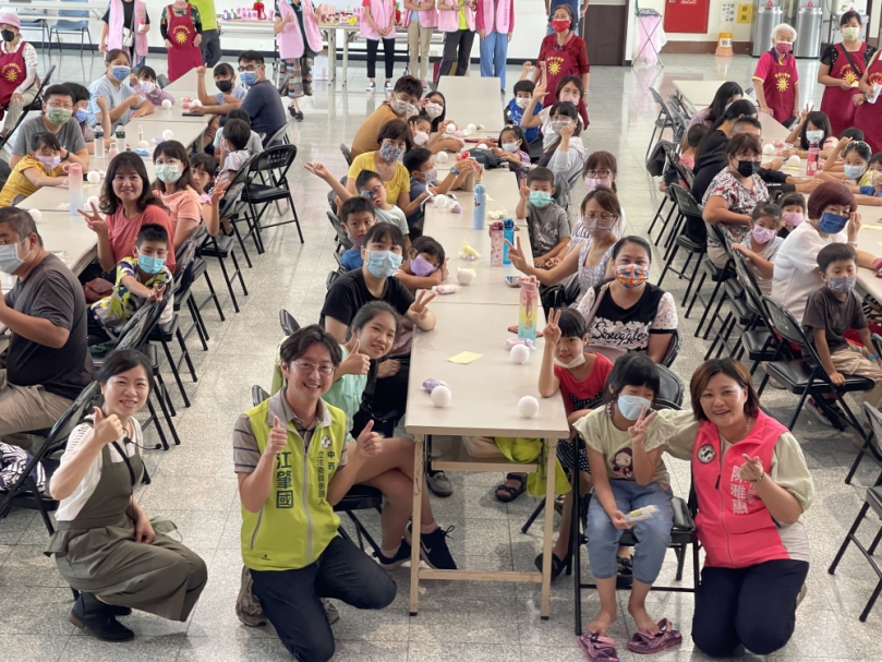 鼓勵小朋友遠離3C電子產品  台中市水噹噹關懷協會舉辦「恐龍造型存錢筒親子粘土同樂會」活動