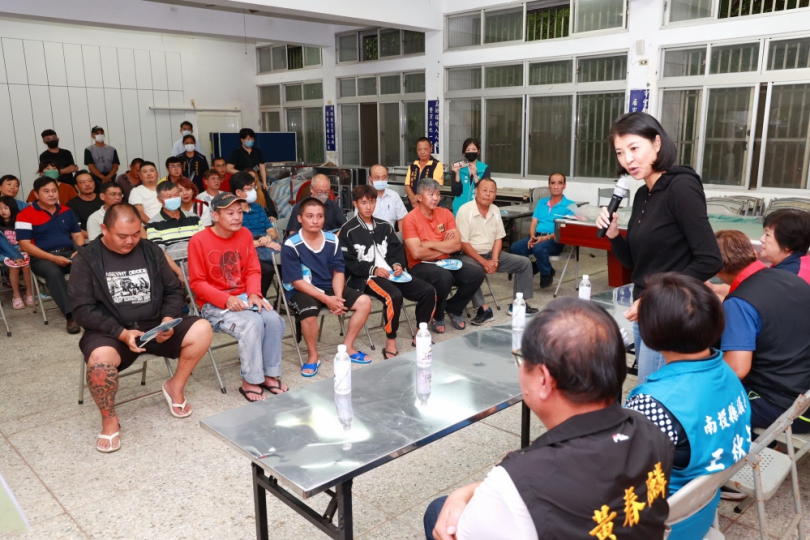 縣長許淑華前往信義鄉內會勘多條農路、排水溝渠及擋土牆(