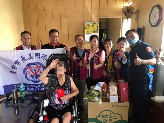 緣起贈霧峰米  霧峰警關懷弱勢持續愛心不中斷