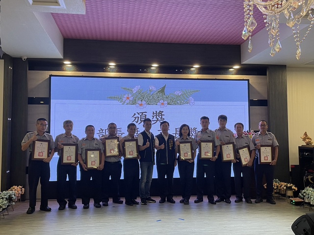 中市警主任秘書蒞臨霧峰分局表揚績優協勤民力