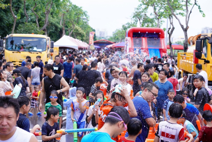 提前歡慶88節  太平潑水節親子狂歡水攻道祝福
