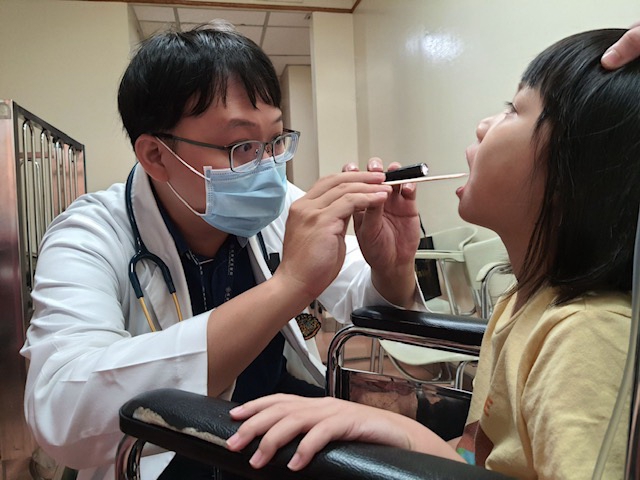 兒童夏日游泳戲水  不可忽視的眾多疾病