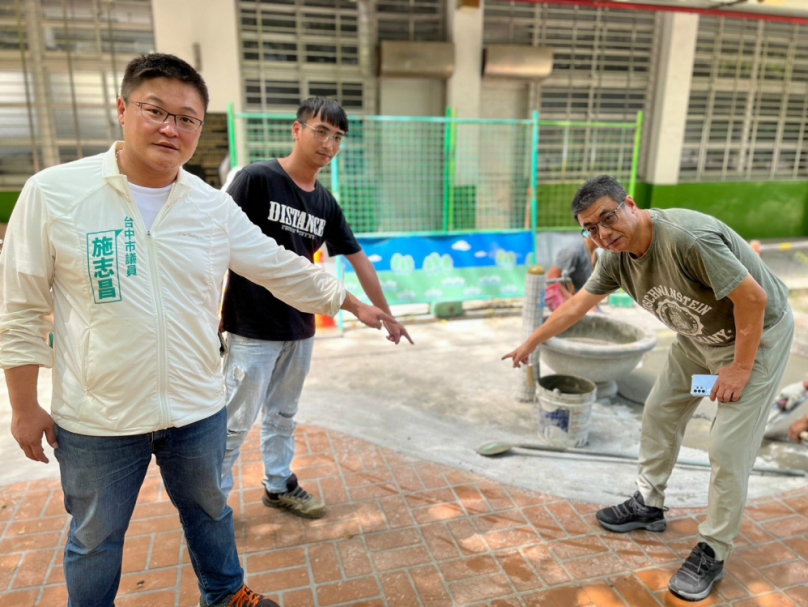 保障學生使用安全  中市議員施志昌爭取180萬元經費  改善文昌國小希望之翼廣場