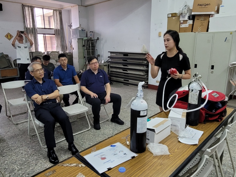 前山基金會捐贈急救設備-自動甦醒器