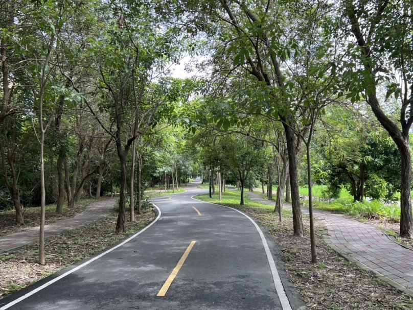 改善潭雅神綠園道、綠空廊道路口安全  台中市議員周永鴻籲評估設置LED路標顯示來車