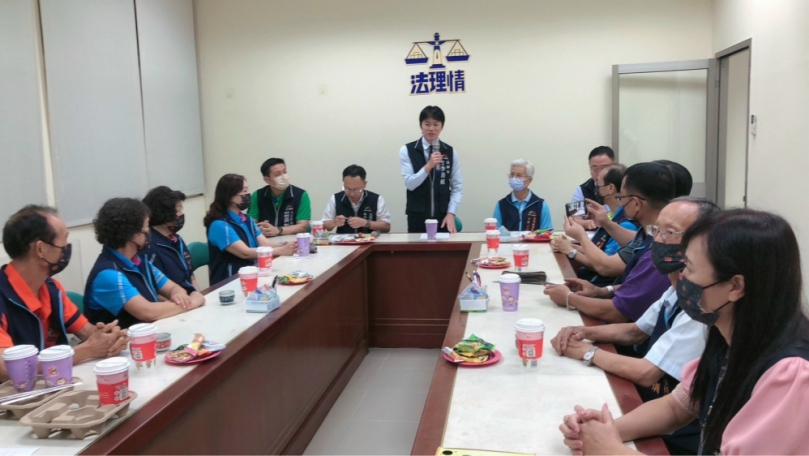 感謝地區調解委員長期以來對調解業務的投入與奉獻  法制局長李善植率領同仁拜訪大安區調解委員進行座談交流