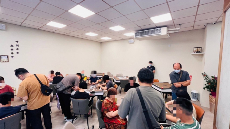 摸魚摸到大白鯊  涉賭麻將館GG了