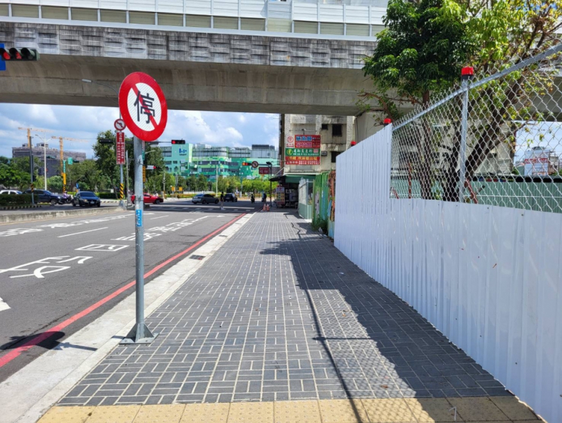 整頓火車站人行用路環境  中市交通局攜手警方大執法