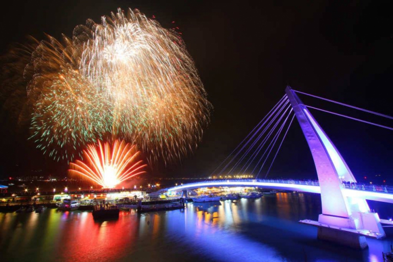 情人漁人碼頭煙火輪番上陣