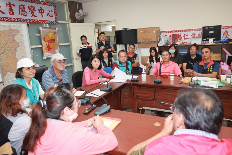 縣長許淑華23日再次前往仁愛鄉關心風災復建情形