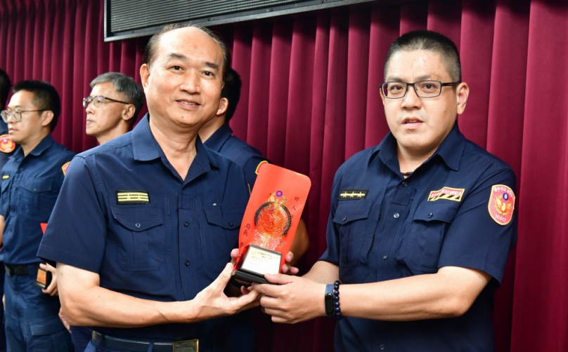 通緝犯酒後騎車趴趴走  中市警局交大第二中隊警員蔡翔凱榮膺好人好事模楷