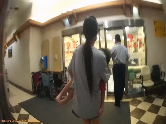 風雨天狂奔警所求救  男童口吐白沫霧警飆速送醫