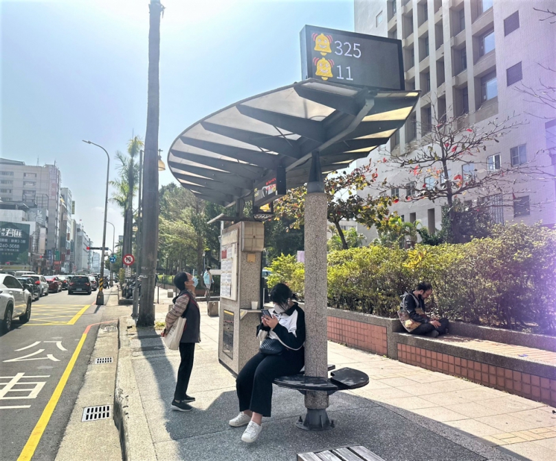 中市突破千座候車亭  乘客搭車不怕日曬雨淋