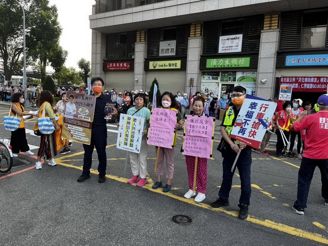 烏日警結合在地社區健走活動  深化民眾交安反詐反賄觀念！