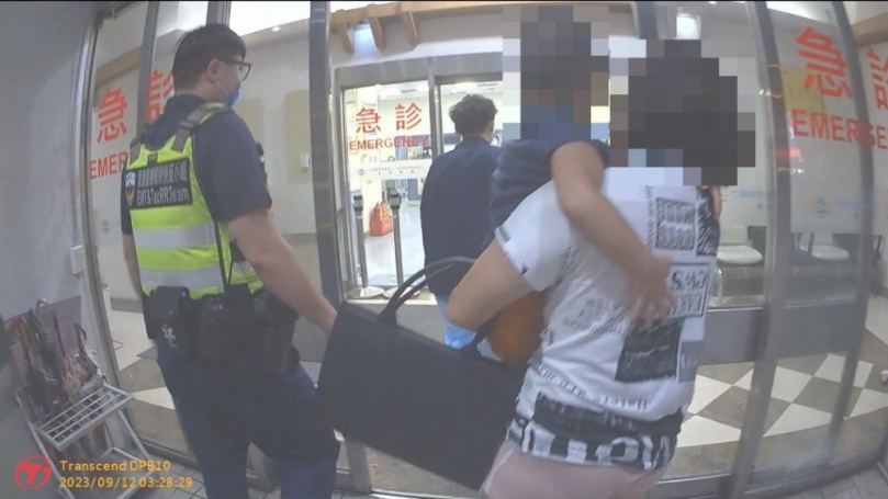 4歲男童發燒熱痙攣  霧警駕車4分鐘火速送醫