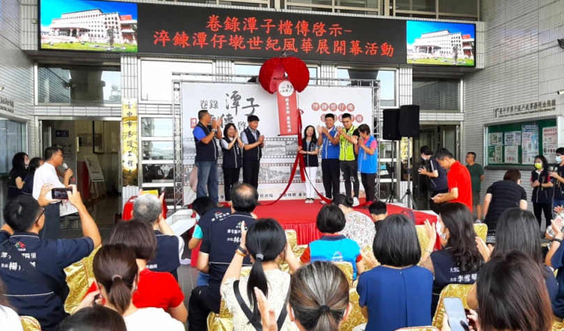 中市潭子戶所檔案展開展  超萌AI機器人互動超吸睛