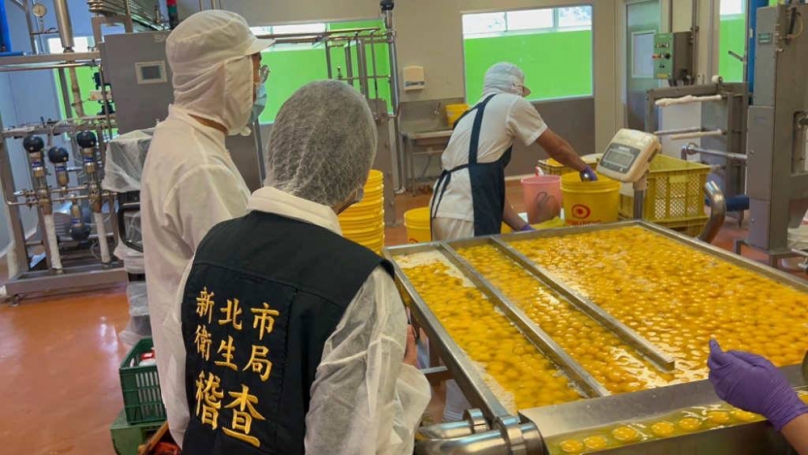 新北再度清查液蛋代工廠 業者坦承皆依農業部指示將產地標示為「這裡」！