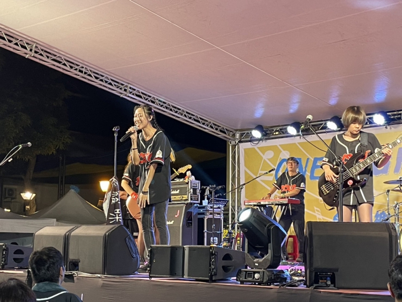 竹山鎮中秋節聯歡晚會，樂迷們一同沈浸在音樂的饗宴中！