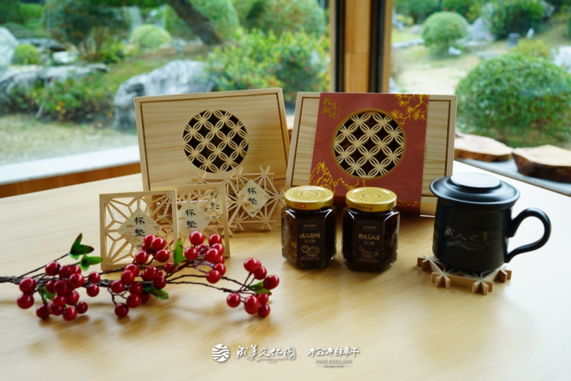 成美文化園結合﹁正利木器行﹂，推出﹁花窗．烏干金XO醬﹂。（照片成美提供）