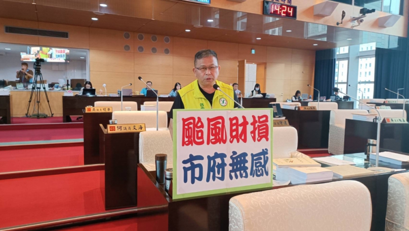 颱風財損  中市府無感  市議員李天生要求賠償路樹倒塌壓壞車輛損失