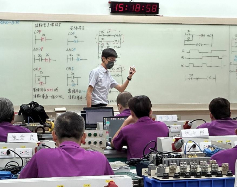 中分署培訓助中高齡職涯再起  轉職邁向智慧製造產業
