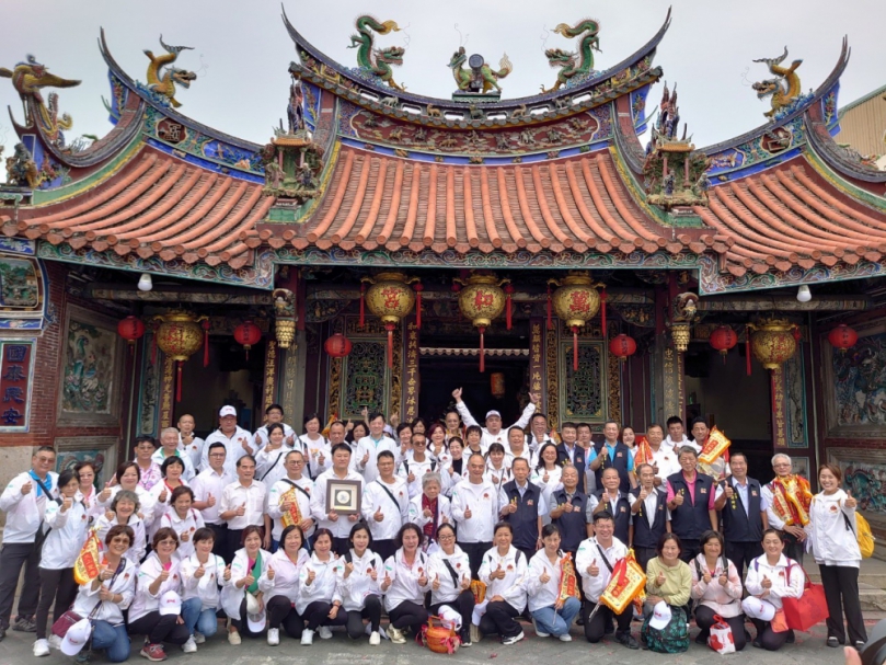 昆山媽遊台灣  參訪團到萬和宮  受到熱情接待賓主盡歡