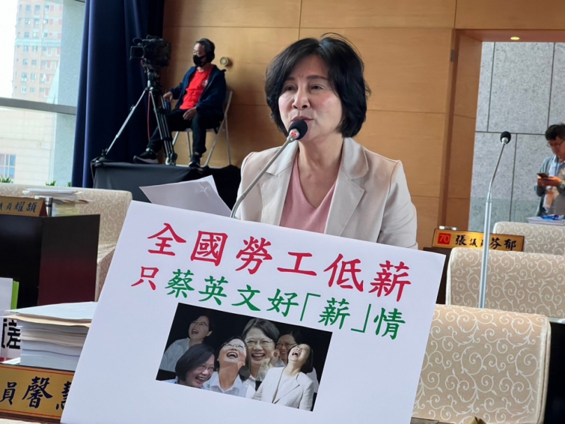 中央勞動政策錯誤  全國勞工長期低薪、縮衣節食過日子  恐怕只有總統蔡英文一個人有好「薪」情