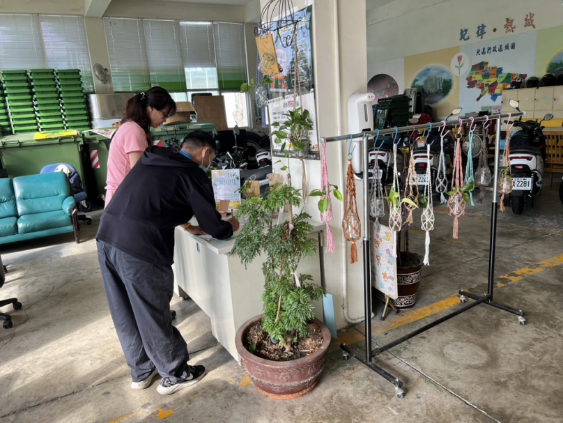中市北區清潔隊回收廢品再利用   妙手賦予回收物新風貌