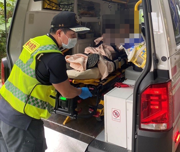 男子失業又感情觸礁釀輕生  太平警山區急獲挽生命