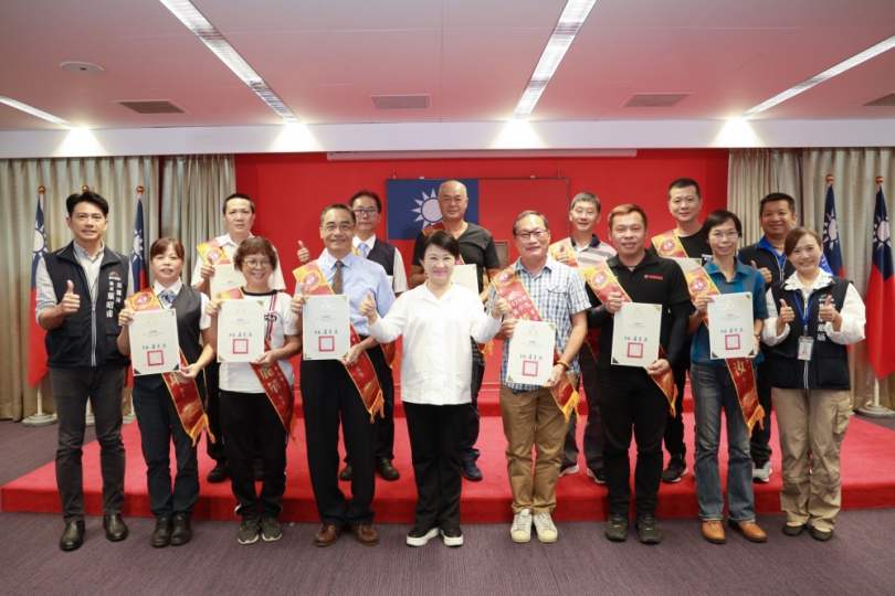 市長表揚13名計程車優良駕駛  感謝運轉手守護台中