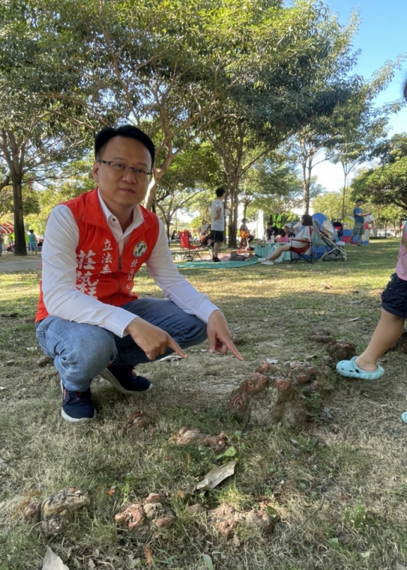 「2023台中親子音樂季」活動現場  小朋友穿梭其間危機四伏  立委莊競程提醒市府應注意安全標示  避免衍生意外