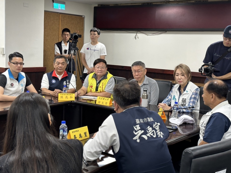 無黨團結聯盟議員向民眾黨主席柯文哲力促「藍白合」  打敗貪污腐敗民進黨政府