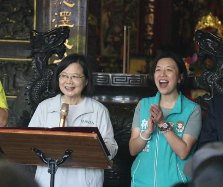 總統蔡英文赴監修宮贈匾籲  支持林靜儀連任守護台灣國防自主