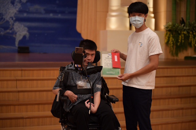 修平科大人資系方正法  永不放棄  朝夢想前進