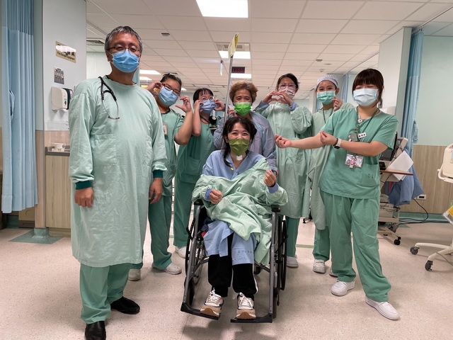 女腹痛住院  醫驚:照X光肺臟竟消失!