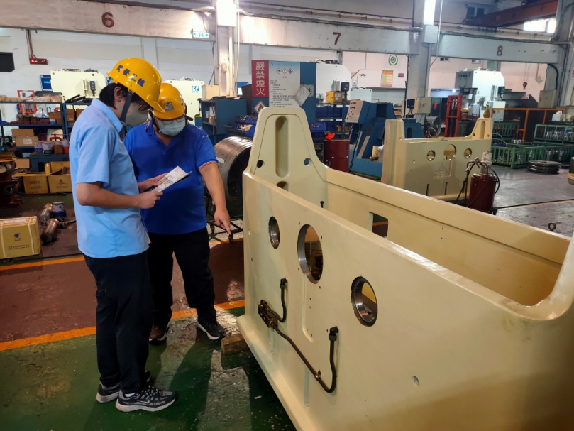 勞動部推職場導師手把手教導  助製造業培育青年成為職場生力軍