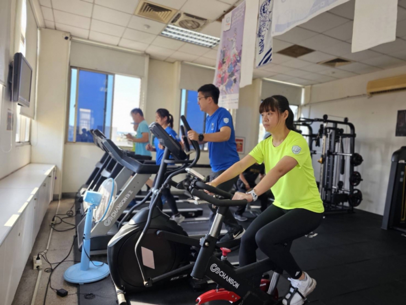 令人羨慕！烏日分局打造媲美健身房等級的「猛警健身坊」  鍛鍊同仁強健體魄