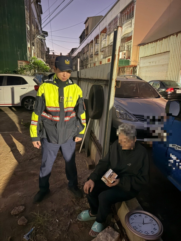 七旬老婦外出不知回家路幸經清水警方幫忙