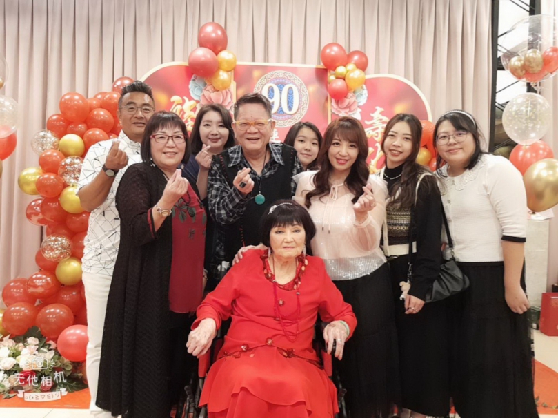 音樂才子鄭進一的媽媽鄭連月雲90大壽宴  重量級歌星以及政商雲集