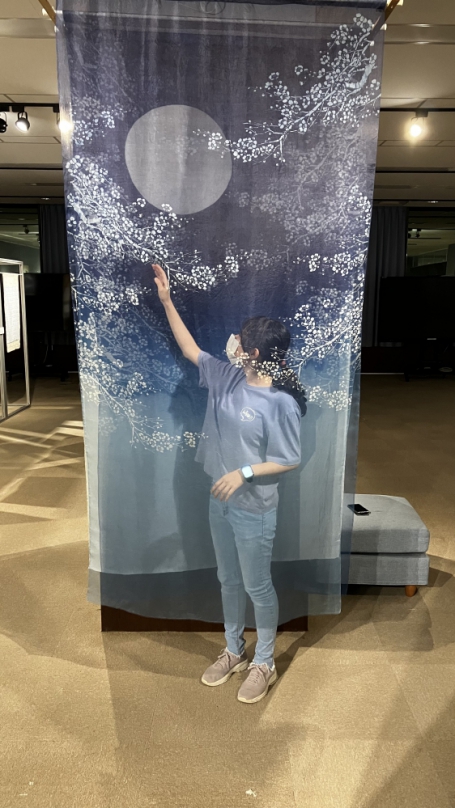 藍染的魅力在暨大：「靛青．花語」展，文化與創新的交織之旅