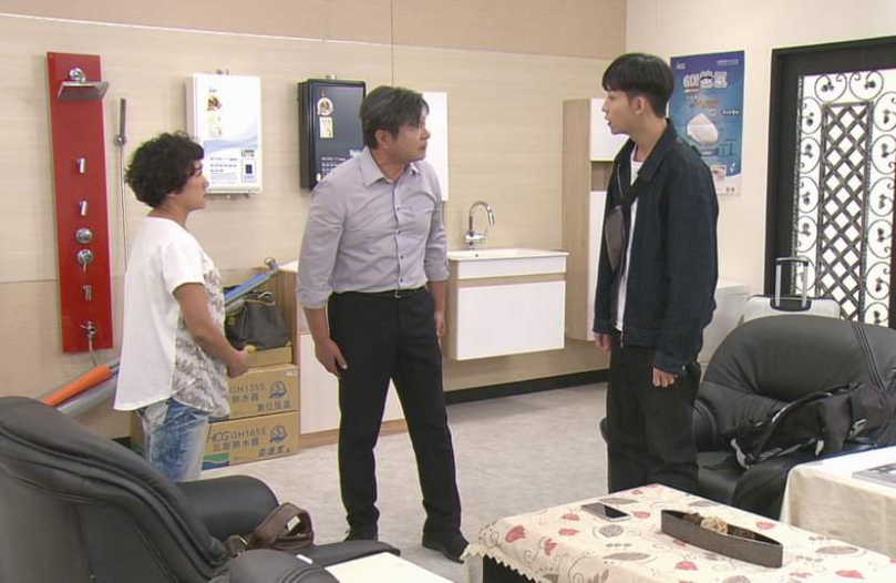 陳文山演嚴厲父 一言不合就賞巴掌 亮曦坦言兒時太調皮 各種體罰姿勢都嘗試過