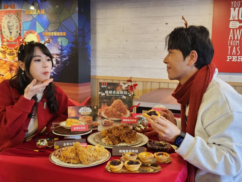 台日肯德基首度同步推出「聖誕巨大桶」12月5日起限量一萬組預購開搶